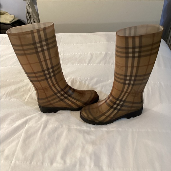 Burberry Haymarket Check Pattern Rubber Rain Boots - Picture 4 of 10